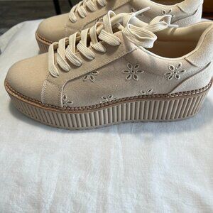 Dolce Vita Platform Sneaker Size 9
